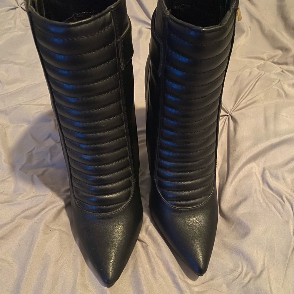 Gorgeous Shoe republic LA pumps